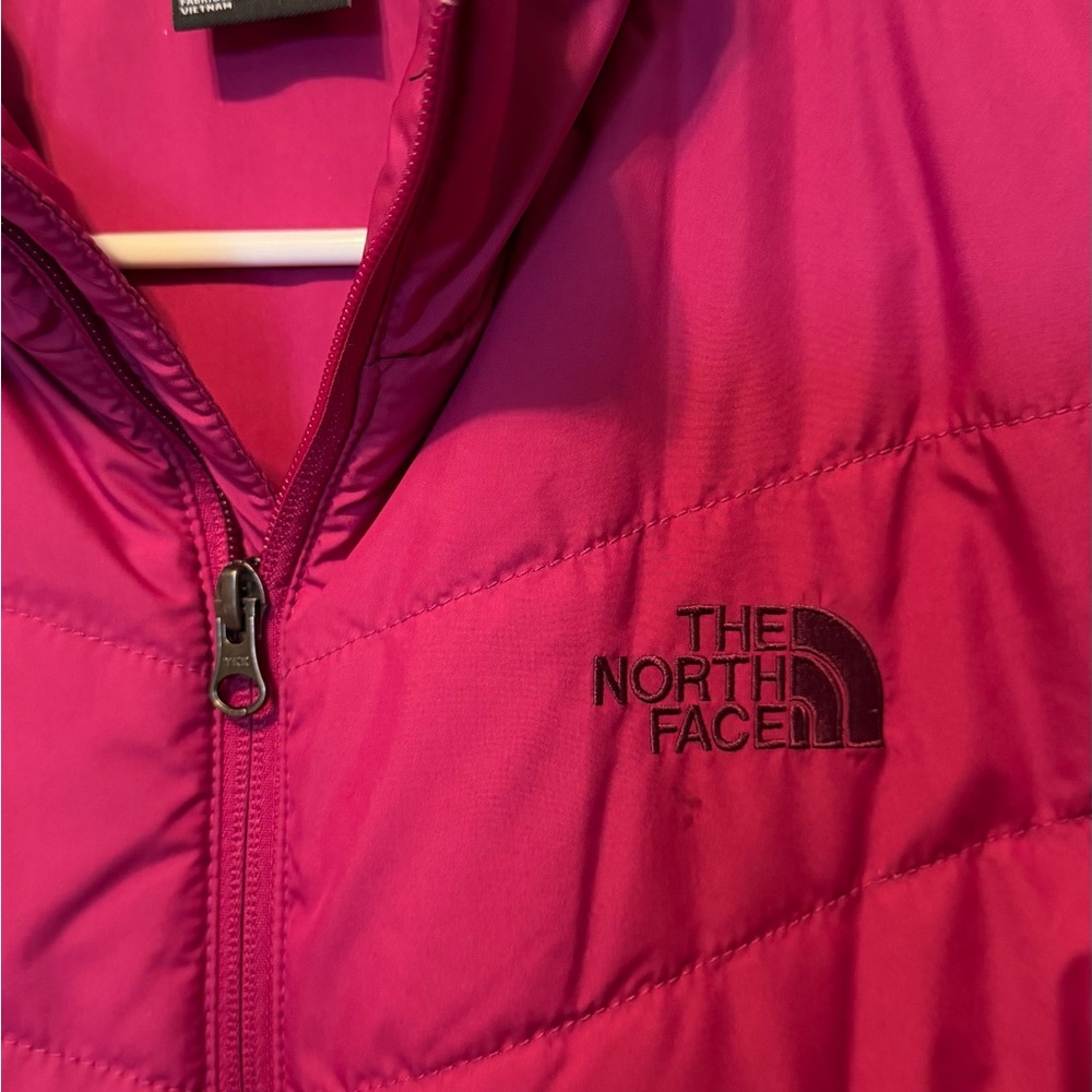 The North Face Women's Fuchsia Quilted Puffer Jacket Medium - Picture 5 of 6